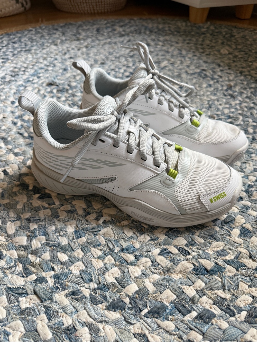 K-Swiss Ladies White Hard court tennis shoes with Lime Accents size 9